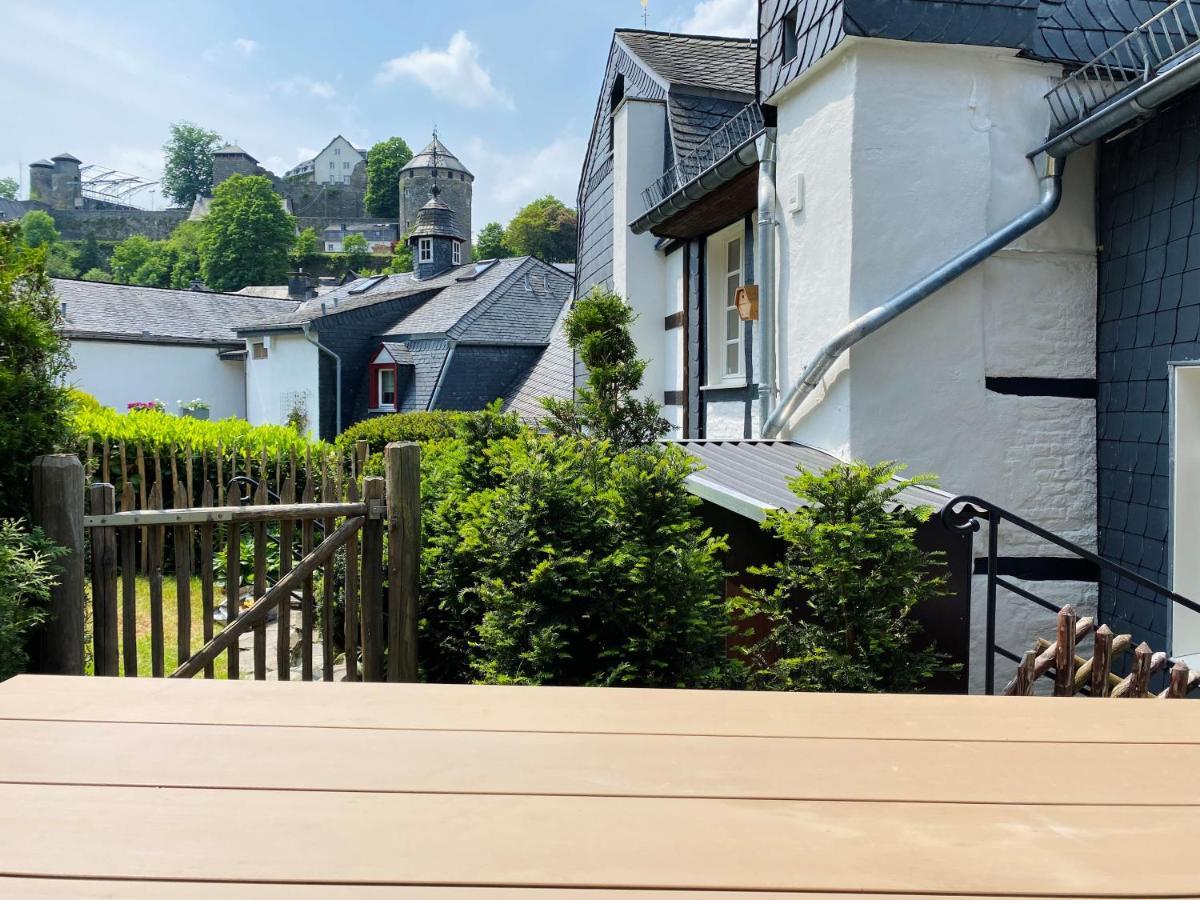 Holiday House Burgblick1 With Terrace - Vosproperties Monschau Exterior photo